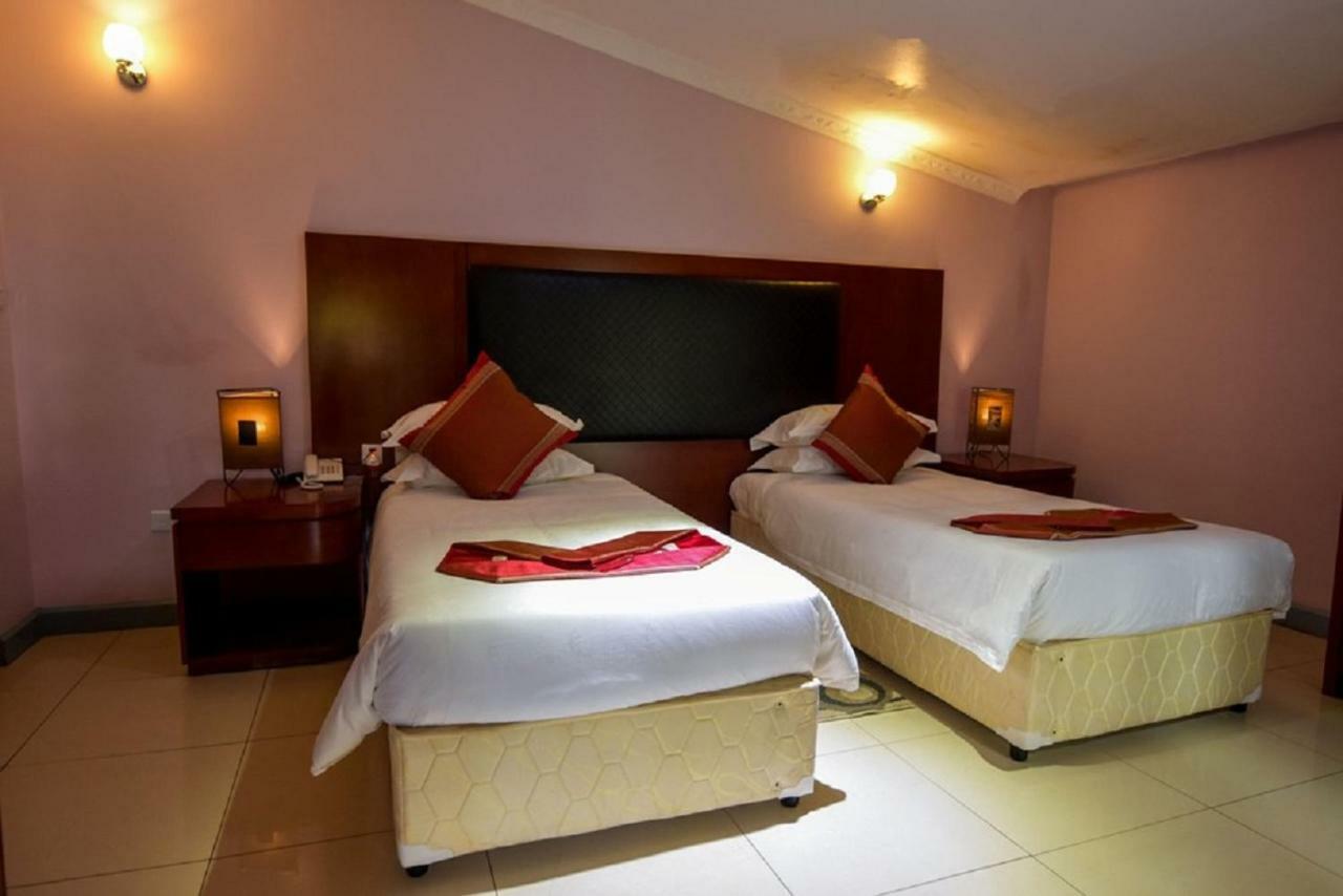 Orient Park Hotel Kigali Buitenkant foto