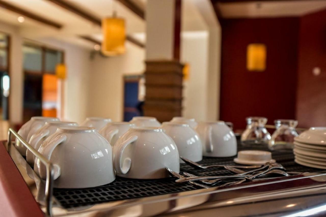 Orient Park Hotel Kigali Buitenkant foto