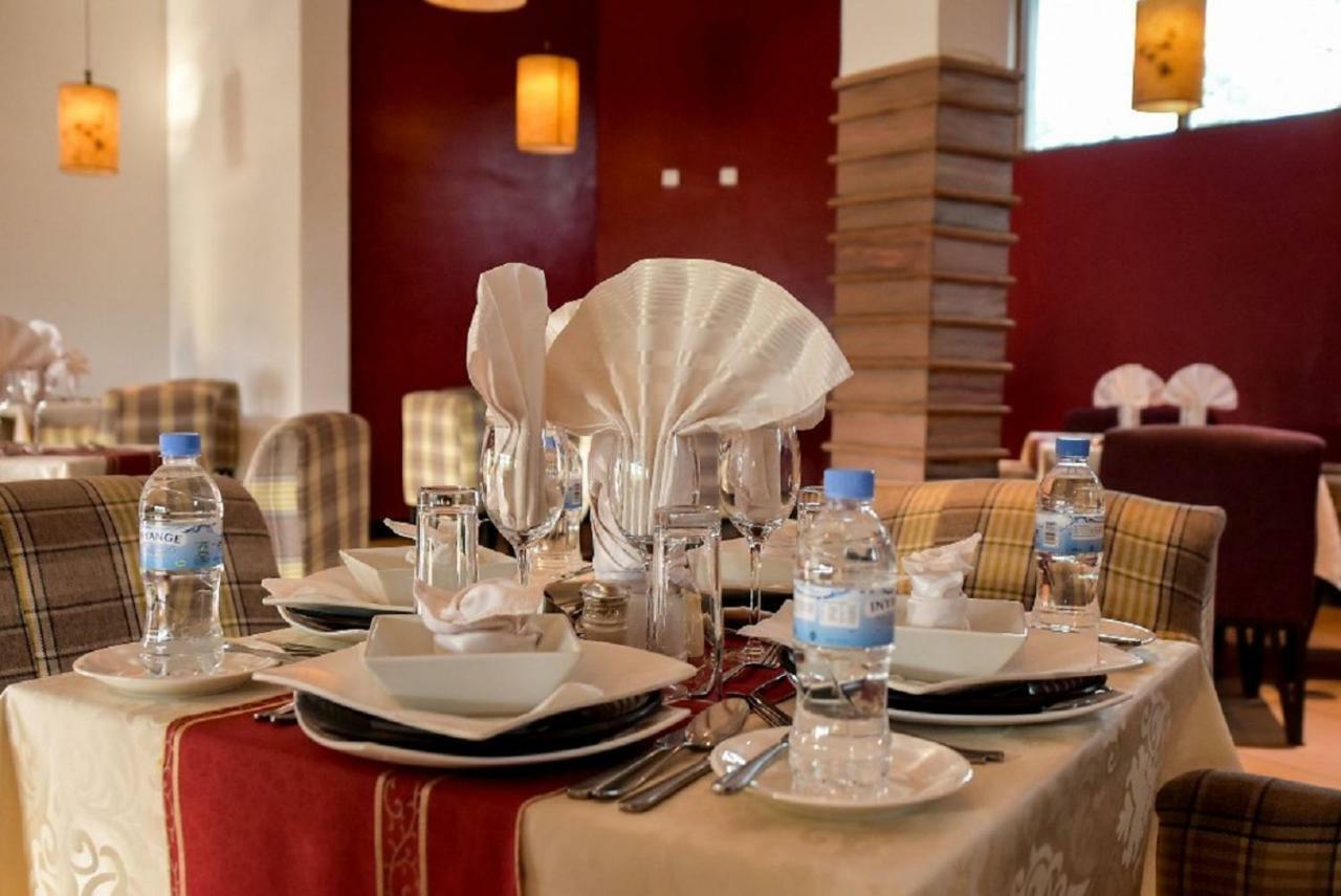 Orient Park Hotel Kigali Buitenkant foto