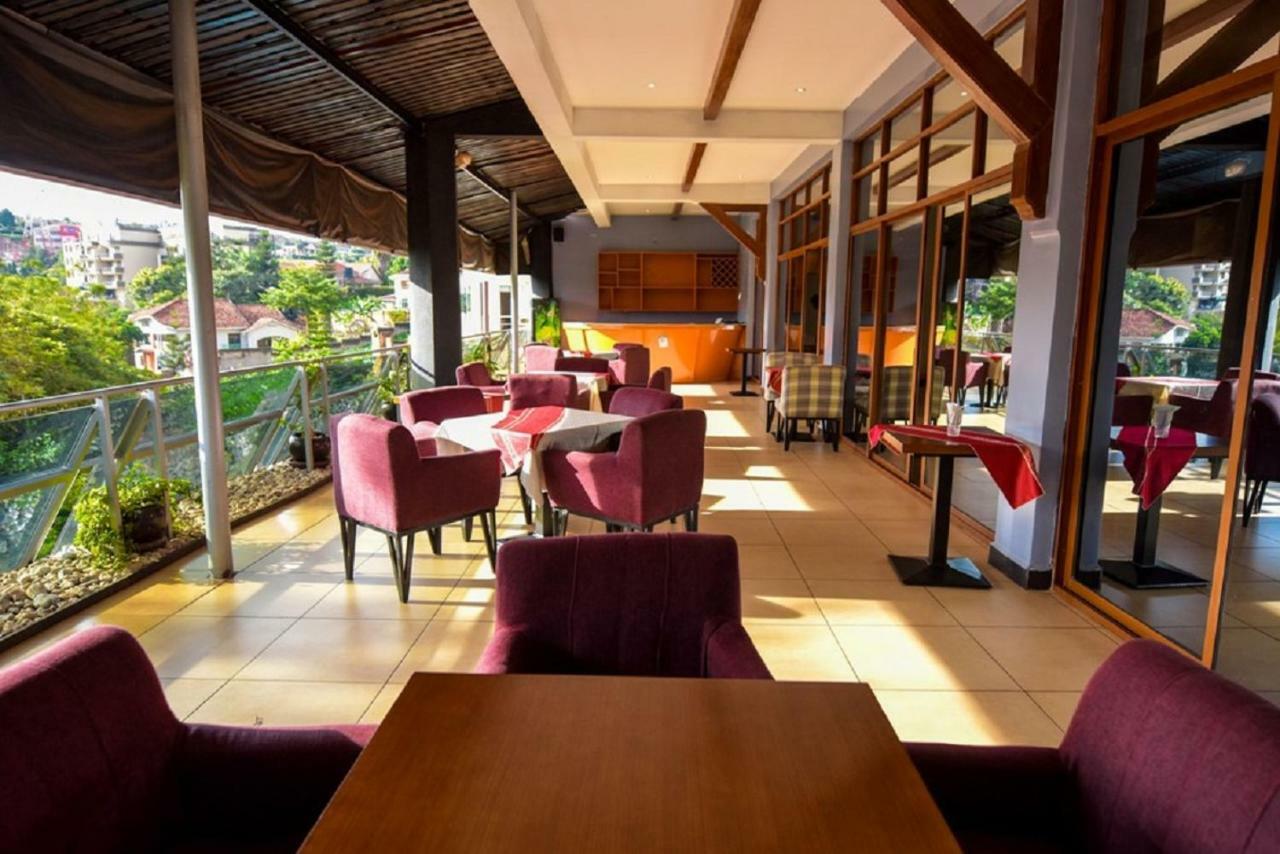 Orient Park Hotel Kigali Buitenkant foto