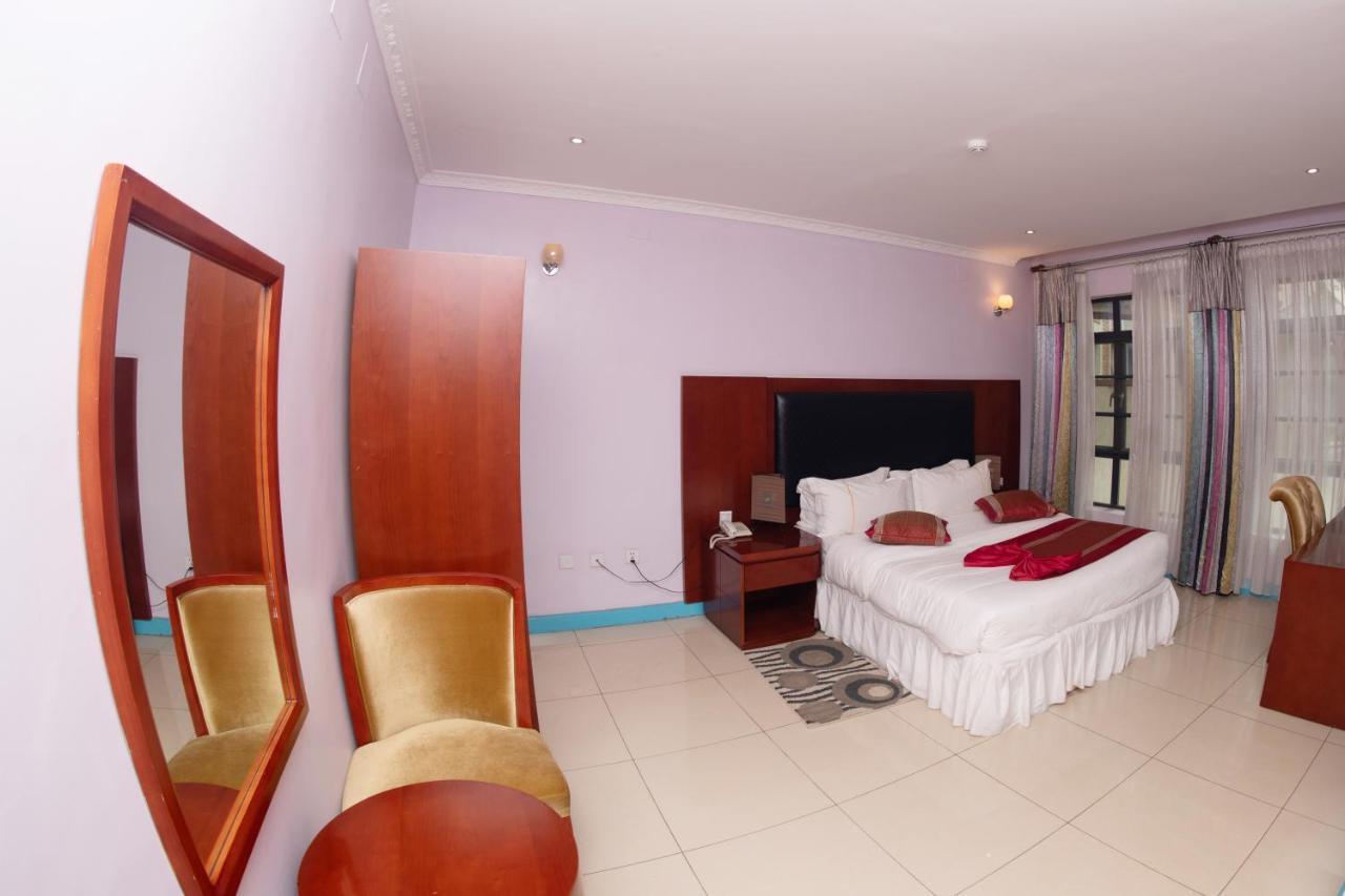 Orient Park Hotel Kigali Buitenkant foto