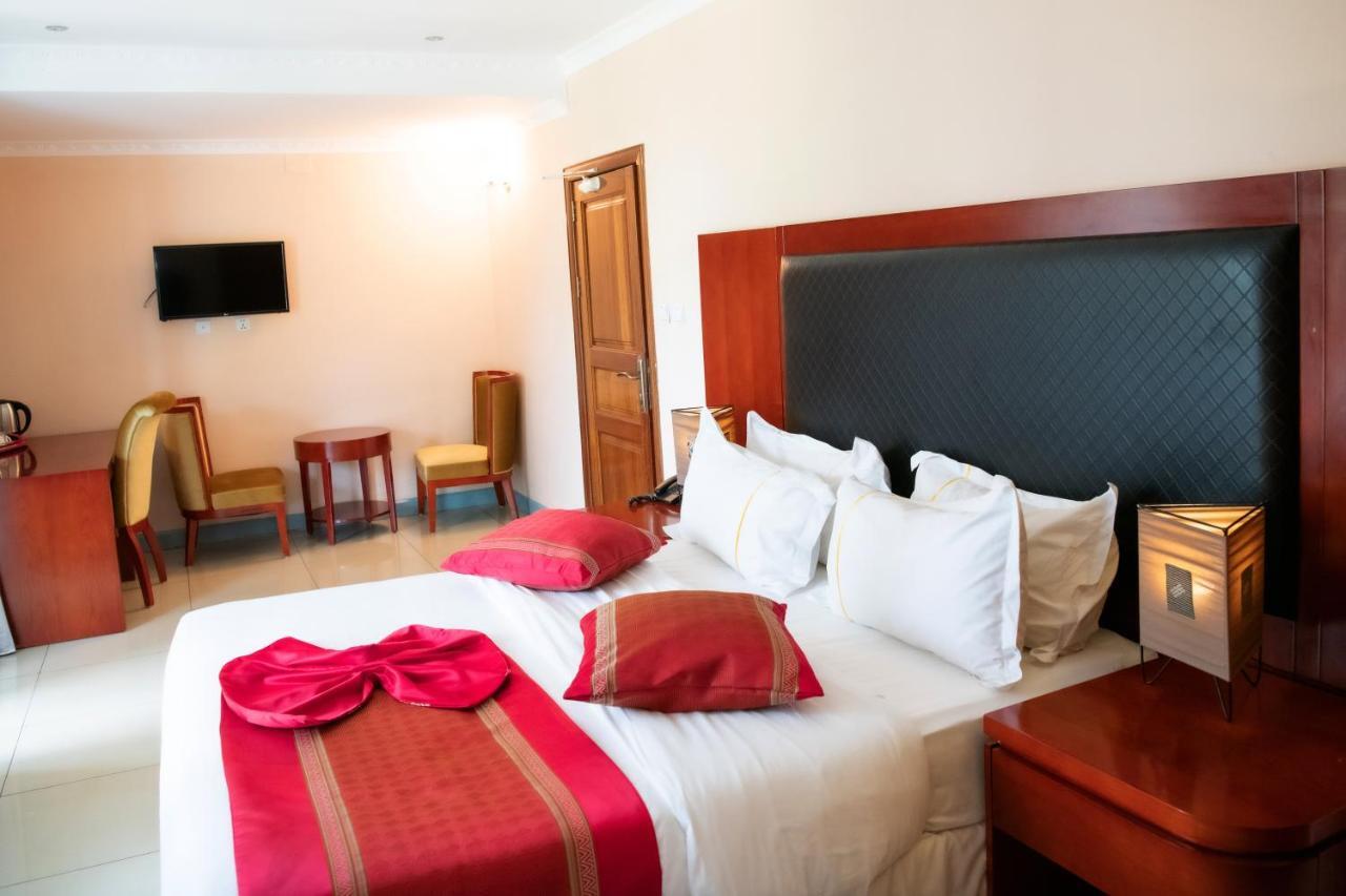 Orient Park Hotel Kigali Buitenkant foto