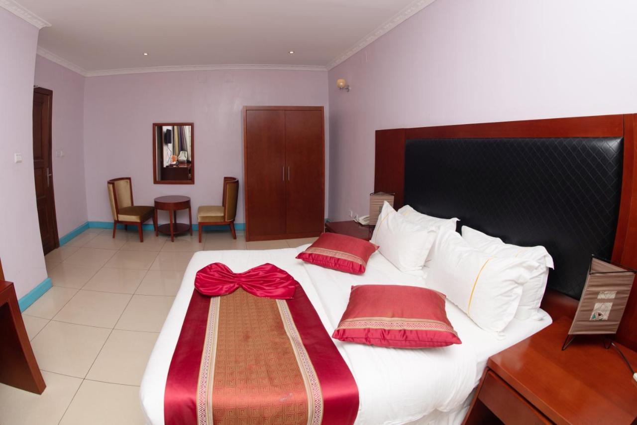 Orient Park Hotel Kigali Buitenkant foto
