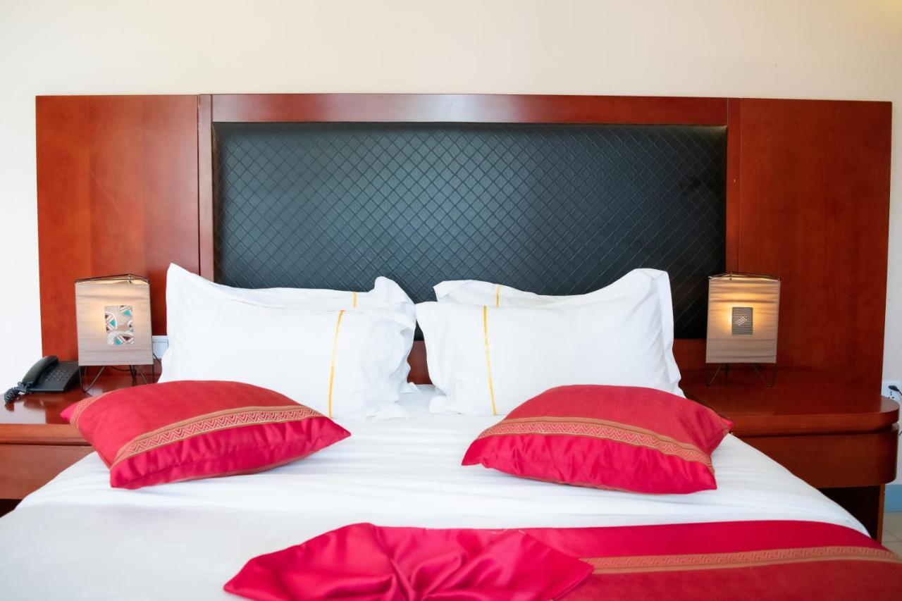 Orient Park Hotel Kigali Buitenkant foto