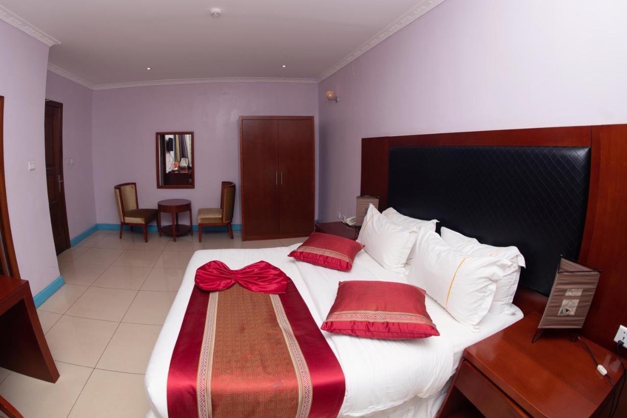 Orient Park Hotel Kigali Buitenkant foto
