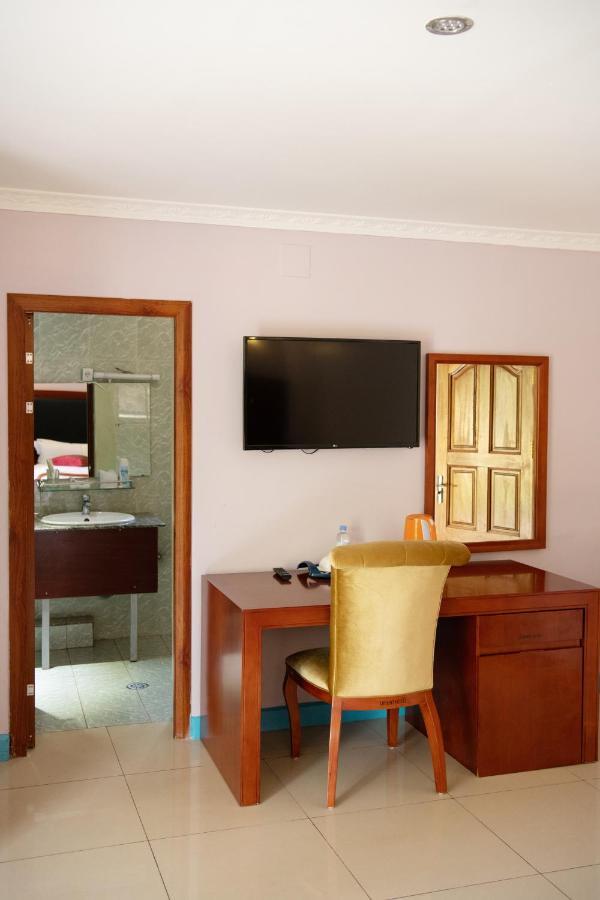 Orient Park Hotel Kigali Buitenkant foto