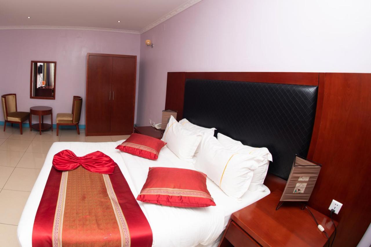 Orient Park Hotel Kigali Buitenkant foto