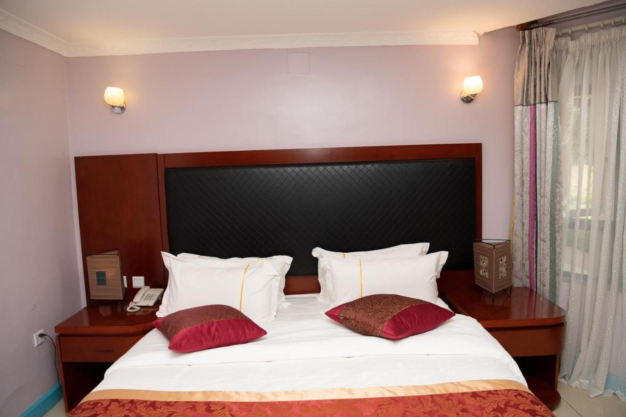 Orient Park Hotel Kigali Buitenkant foto
