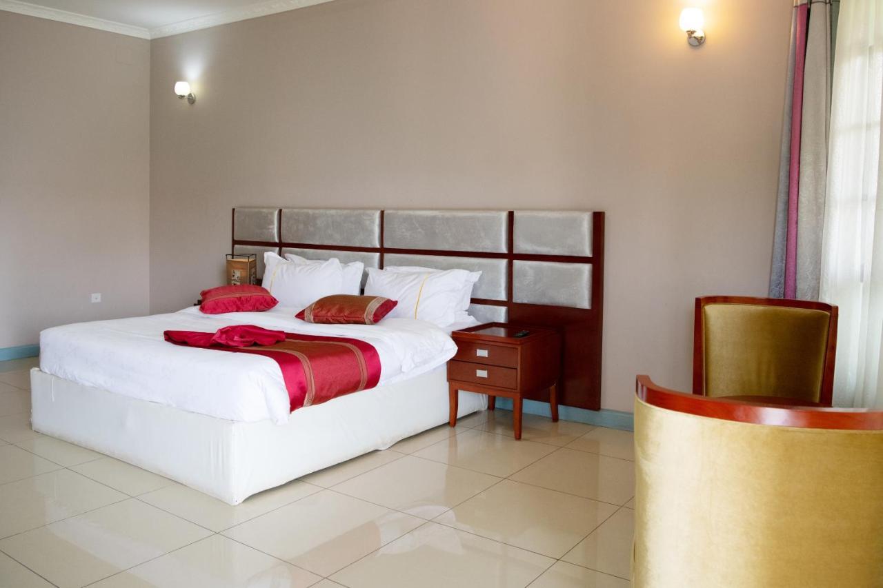 Orient Park Hotel Kigali Buitenkant foto