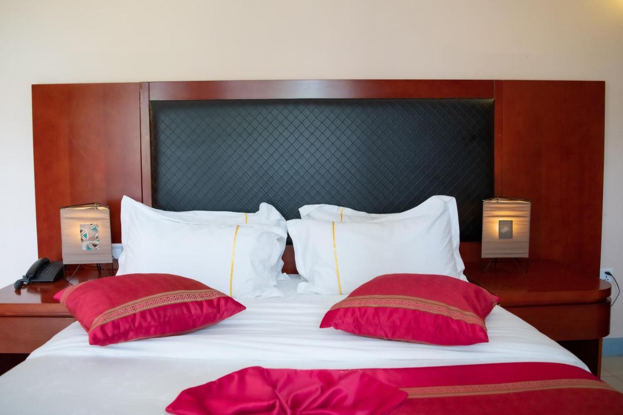 Orient Park Hotel Kigali Buitenkant foto